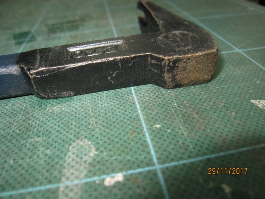 แชลงงัดเอนกประสงค์ (ตรงหัวใช้เป็นค้อนได้) เป็นของมาจากญี่ปุ่น แชลงงัดเอนกประสงค์ (ตรงหัวใช้เป็นค้อนได้) เป็นของมาจากญี่ปุ่น