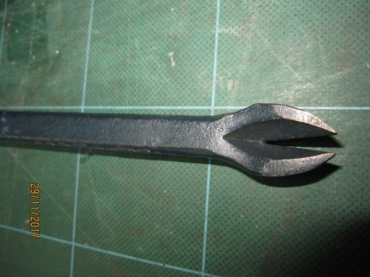 แชลงงัดเอนกประสงค์ (ตรงหัวใช้เป็นค้อนได้) เป็นของมาจากญี่ปุ่น แชลงงัดเอนกประสงค์ (ตรงหัวใช้เป็นค้อนได้) เป็นของมาจากญี่ปุ่น