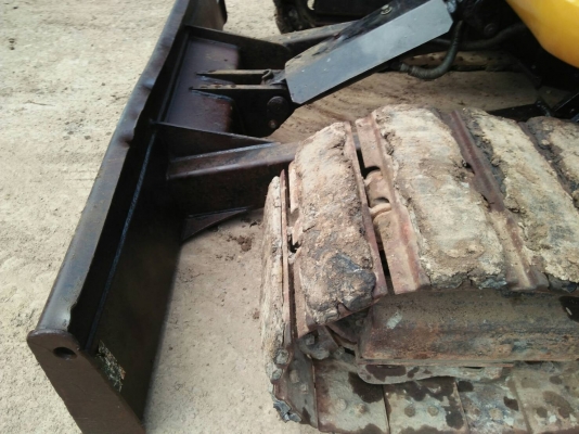 ขายด่วนสวยและดี   รถขุดเล็กขนาด5 ตัน ยี่ห้อ  CAT305 SR   อ๊อฟเซ็ทบูม  /แทรคเหล็กพร้อมติดก๊อบยาง /คอนโทรลน้ำมัน/ปั้มนิ้ว /รถเก่านอก /มีเอกสาร/ ชั่วโมงการทำงาน 5303  ใช้งานได้ปกติ  ขายราคาถูกสนใจ 089-2619445/0818833166