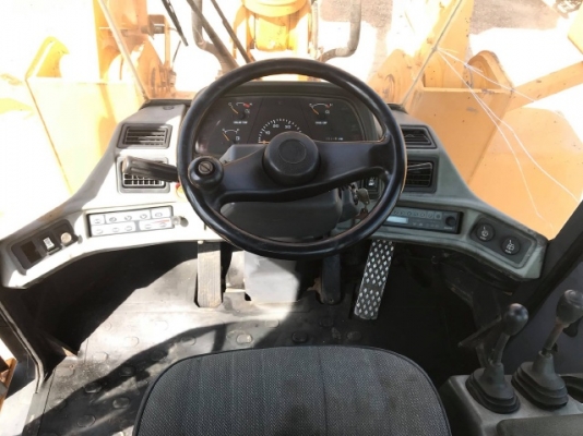 ขายรถตักล้อยาง TCM L39 (ขนาดเท่า WA400) รถนอกนำเข้าจากญี่ปุ่น สภาพสวยพร้อมใช้งาน มีVDOการทำงานครับ