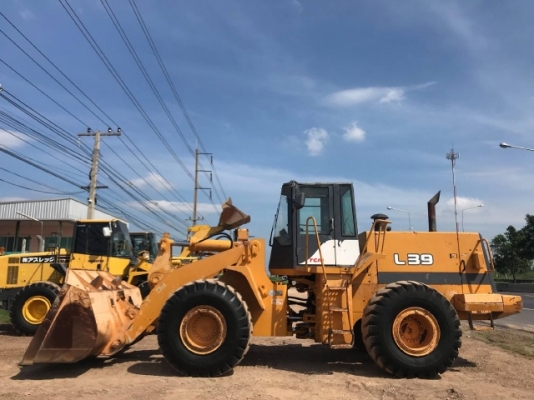 ขายรถตักล้อยาง TCM L39 (ขนาดเท่า WA400) รถนอกนำเข้าจากญี่ปุ่น สภาพสวยพร้อมใช้งาน มีVDOการทำงานครับ