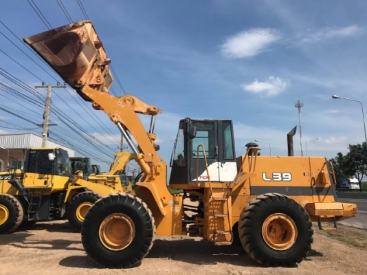 ขายรถตักล้อยาง TCM L39 (ขนาดเท่า WA400) รถนอกนำเข้าจากญี่ปุ่น สภาพสวยพร้อมใช้งาน มีVDOการทำงานครับ