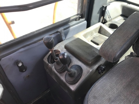 ขายรถตักล้อยาง TCM L39 (ขนาดเท่า WA400) รถนอกนำเข้าจากญี่ปุ่น สภาพสวยพร้อมใช้งาน มีVDOการทำงานครับ