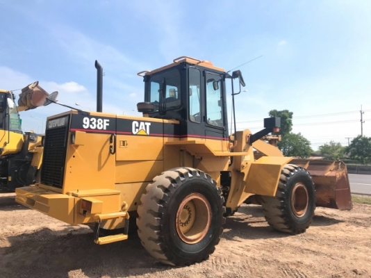 ขายรถตักล้อยาง CAT 938F (ขนาดเท่า WA300) รถนอกนำเข้าเองจากญี่ปุ่น สภาพสวยพร้อมใช้งาน มีVDOการทำงานครับ