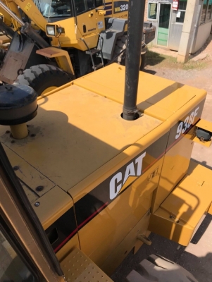 ขายรถตักล้อยาง CAT 938F (ขนาดเท่า WA300) รถนอกนำเข้าเองจากญี่ปุ่น สภาพสวยพร้อมใช้งาน มีVDOการทำงานครับ