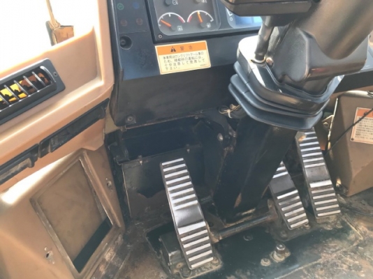 ขายรถตักล้อยาง CAT 938F (ขนาดเท่า WA300) รถนอกนำเข้าเองจากญี่ปุ่น สภาพสวยพร้อมใช้งาน มีVDOการทำงานครับ