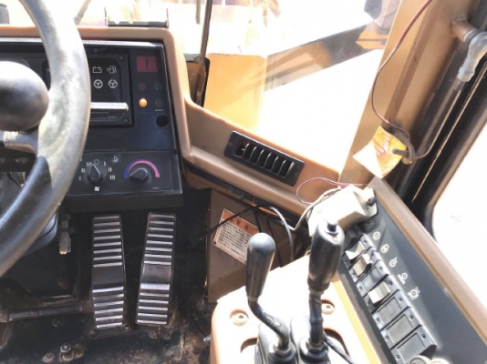 ขายรถตักล้อยาง CAT 938F (ขนาดเท่า WA300) รถนอกนำเข้าเองจากญี่ปุ่น สภาพสวยพร้อมใช้งาน มีVDOการทำงานครับ