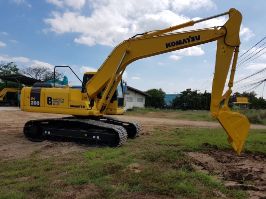 KOMATSU PC200-7 7000 ชม. สนใจติดต่อ 081-4283210