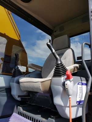 KOMATSU PC200-7 7000 ชม. สนใจติดต่อ 081-4283210