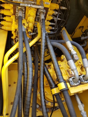 KOMATSU PC200-7 7000 ชม. สนใจติดต่อ 081-4283210