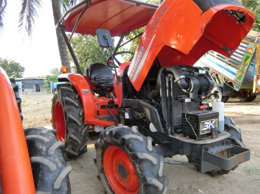 L3608 มือ2 พร้อมใช้งาน ทำงาน1874ชม  อุปกรณ์2ชิ้น ผาน6+โรตารี่ พร้อมจัดส่งฟรี ราคา 240000 พิกัด ร้านส.เจริญแทรกเตอร์ ต.ชุมแสงสงคราม อ.บางระกำ จ. พิษณุโลก ติดต่อ 0906910337