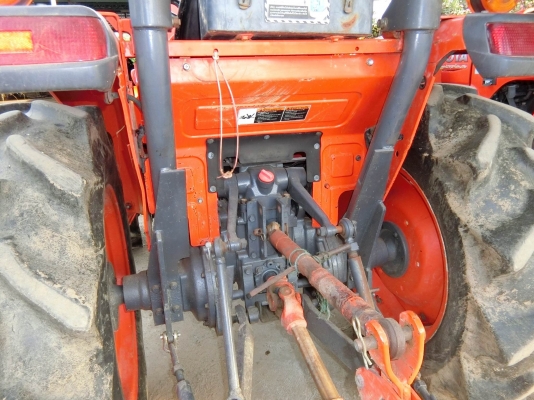 L3608 มือ2 พร้อมใช้งาน ทำงาน1874ชม  อุปกรณ์2ชิ้น ผาน6+โรตารี่ พร้อมจัดส่งฟรี ราคา 240000 พิกัด ร้านส.เจริญแทรกเตอร์ ต.ชุมแสงสงคราม อ.บางระกำ จ. พิษณุโลก ติดต่อ 0906910337