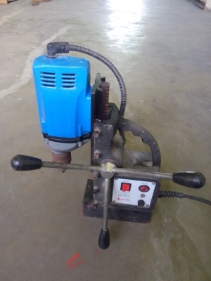 สว่านแท่นแม่เหล็ก