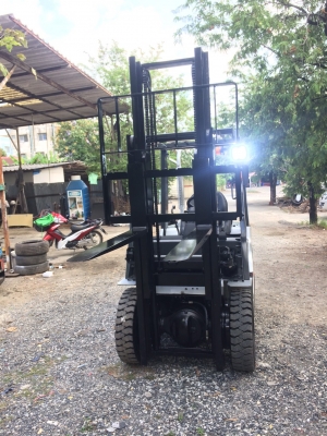 ขายรถโฟร์คลิฟท์มือสอง ขายรถโฟร์คลิฟท์มือสอง