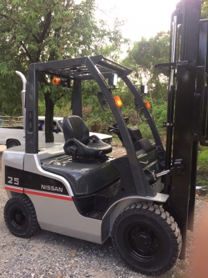 ขายรถโฟร์คลิฟท์มือสอง ขายรถโฟร์คลิฟท์มือสอง