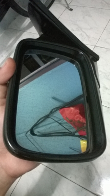 ขายกระจกมองข้าง bmw e30 สภาพok  ราคา1000 โทร0924462525โส กทม