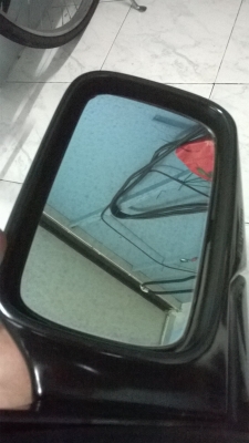 ขายกระจกมองข้าง bmw e30 สภาพok  ราคา1000 โทร0924462525โส กทม