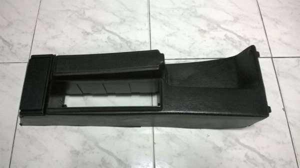 ขายชุดคอนโซนเบรคมือ e30 ตามรูป สภาพok ราคา900 โทร0924462525โส กทม