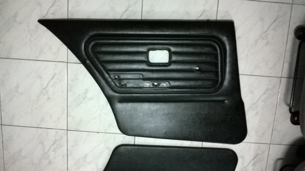 ขายแผงประตู BMW e30 4ประตู หนังดำ สภาพสวย ราคา1900บาท โทร0924462525โส ขายแผงประตู BMW e30 4ประตู หนังดำ สภาพสวย ราคา1900บาท โทร0924462525โส