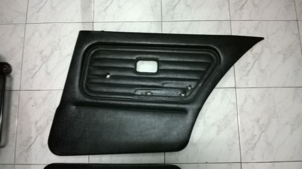 ขายแผงประตู BMW e30 4ประตู หนังดำ สภาพสวย ราคา1900บาท โทร0924462525โส ขายแผงประตู BMW e30 4ประตู หนังดำ สภาพสวย ราคา1900บาท โทร0924462525โส