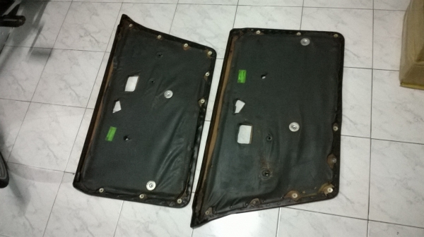 ขายแผงประตู BMW e30 4ประตู หนังดำ สภาพสวย ราคา1900บาท โทร0924462525โส ขายแผงประตู BMW e30 4ประตู หนังดำ สภาพสวย ราคา1900บาท โทร0924462525โส