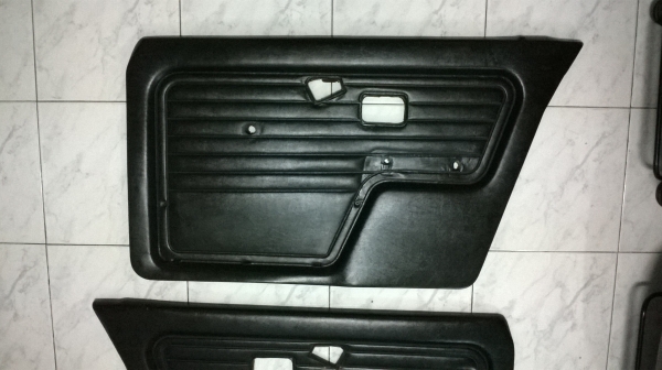 ขายแผงประตู BMW e30 4ประตู หนังดำ สภาพสวย ราคา1900บาท โทร0924462525โส ขายแผงประตู BMW e30 4ประตู หนังดำ สภาพสวย ราคา1900บาท โทร0924462525โส