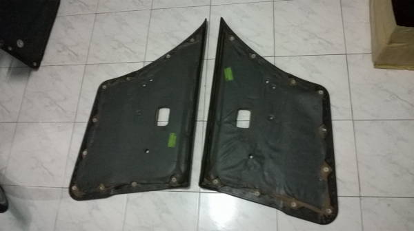 ขายแผงประตู BMW e30 4ประตู หนังดำ สภาพสวย ราคา1900บาท โทร0924462525โส ขายแผงประตู BMW e30 4ประตู หนังดำ สภาพสวย ราคา1900บาท โทร0924462525โส