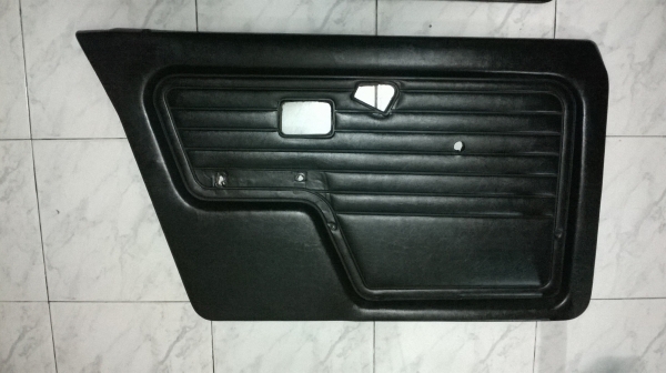 ขายแผงประตู BMW e30 4ประตู หนังดำ สภาพสวย ราคา1900บาท โทร0924462525โส ขายแผงประตู BMW e30 4ประตู หนังดำ สภาพสวย ราคา1900บาท โทร0924462525โส
