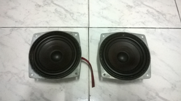 ขายลำโพงเดิมBMW e30  คู่หน้า สภาพok คู่ละ600บาท  โทร0924462525โส