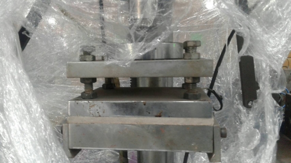 เครื่องปั๊ม 4 เครื่องมีเครื่องปั๊มร้อน 1 เครื่่องราคารวม 60,000 บาท