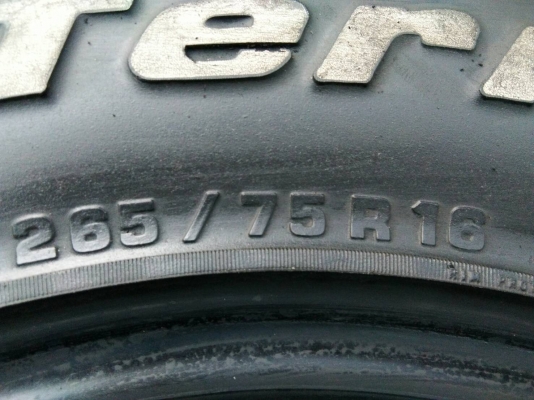 ขายยางBF 265/75R16 ปี13 ดอกยางหนาเต็มเท่ากันไม่มีปะ จำนวน 1 ชุด ขายยางBF 265/75R16 ปี13 ดอกยางหนาเต็มเท่ากันไม่มีปะ จำนวน 1 ชุด