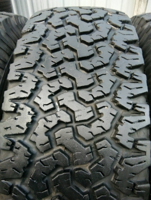 ขายยางBF 265/75R16 ปี13 ดอกยางหนาเต็มเท่ากันไม่มีปะ จำนวน 1 ชุด