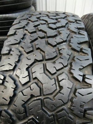 ขายยางBF 265/75R16 ปี13 ดอกยางหนาเต็มเท่ากันไม่มีปะ จำนวน 1 ชุด ขายยางBF 265/75R16 ปี13 ดอกยางหนาเต็มเท่ากันไม่มีปะ จำนวน 1 ชุด