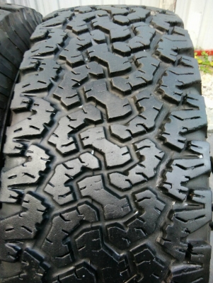 ขายยางBF 265/75R16 ปี13 ดอกยางหนาเต็มเท่ากันไม่มีปะ จำนวน 1 ชุด
