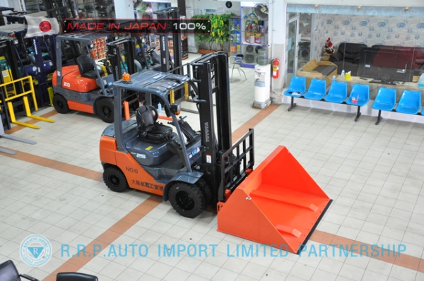 ขายรถโฟล์คลิฟท์มือสอง TOYOTA รุ่น 8FD25-14568 นำเข้าจากประเทศญี่ปุ่น 100\% ไม่เคยใช้งานในไทย