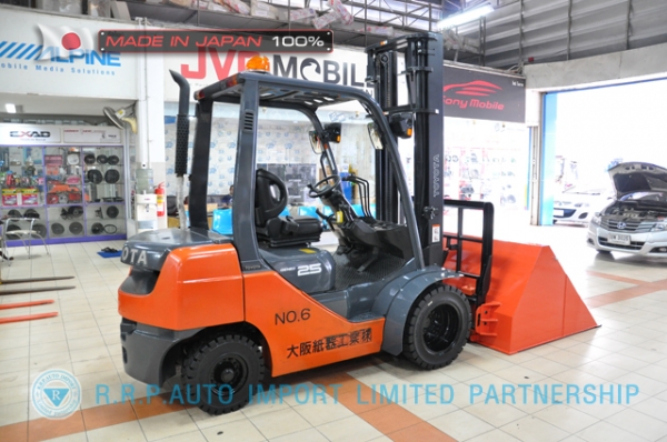 ขายรถโฟล์คลิฟท์มือสอง TOYOTA รุ่น 8FD25-14568 นำเข้าจากประเทศญี่ปุ่น 100\% ไม่เคยใช้งานในไทย