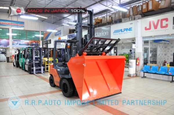 ขายรถโฟล์คลิฟท์มือสอง TOYOTA รุ่น 8FD25-14568 นำเข้าจากประเทศญี่ปุ่น 100\% ไม่เคยใช้งานในไทย