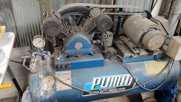 ขายปั้มลม PUMA 3HP 2สูบ ถัง 260ลิตร ไฟ220v มอเตอร์ TOSHIBA สภาพดี ขายปั้มลม PUMA 3HP 2สูบ ถัง 260ลิตร ไฟ220v มอเตอร์ TOSHIBA สภาพดี