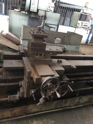 เครื่องกลึง 10 ฟุต 4 จับ 800 สวิง 1,200 รูผ่าน 4 นิ้วยันงานได้ 2 เมตร พวงมาลัยขวา ราคากันเองครับ เครื่องกลึง 10 ฟุต 4 จับ 800 สวิง 1,200 รูผ่าน 4 นิ้วยันงานได้ 2 เมตร พวงมาลัยขวา ราคากันเองครับ