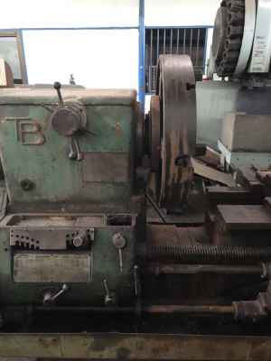 เครื่องกลึง 10 ฟุต 4 จับ 800 สวิง 1,200 รูผ่าน 4 นิ้วยันงานได้ 2 เมตร พวงมาลัยขวา ราคากันเองครับ เครื่องกลึง 10 ฟุต 4 จับ 800 สวิง 1,200 รูผ่าน 4 นิ้วยันงานได้ 2 เมตร พวงมาลัยขวา ราคากันเองครับ