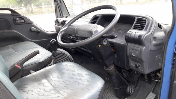 Isuzu NKR 4JB-Turbo 4 ล้อ ห้างแท้ มีหลายคันให้เลือก Isuzu NKR 4JB-Turbo 4 ล้อ ห้างแท้ มีหลายคันให้เลือก