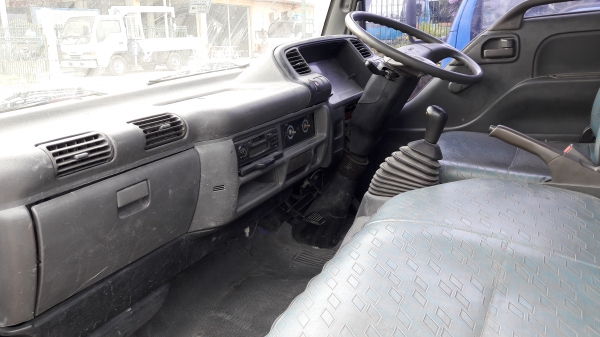 Isuzu NKR 4JB-Turbo 4 ล้อ ห้างแท้ มีหลายคันให้เลือก Isuzu NKR 4JB-Turbo 4 ล้อ ห้างแท้ มีหลายคันให้เลือก