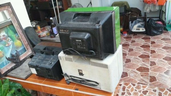 ขายทีวีเก่าแนวโชว์ 3 เครื่อง ขายทีวีเก่าแนวโชว์ 3 เครื่อง