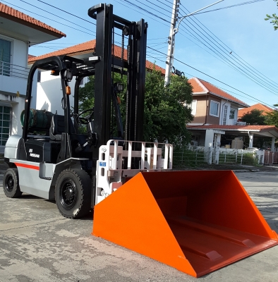 ขายฟอร์คลิฟท์ขนาด 2.5 ตันเสายกสูง 4 เมตร สนใจ 0813535948