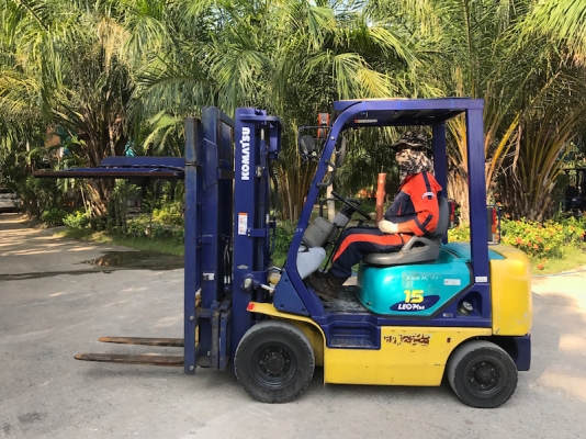 ขายFORKLIFT KOMATSU FG15-17(เสา3เมตร)(งาหนีบ)(งาสไลด์)(1.5ตัน) สวยเดิมจากญี่ปุ่น ยังไม่เคยใช้ในไทย 150,000เท่านั้น!!
