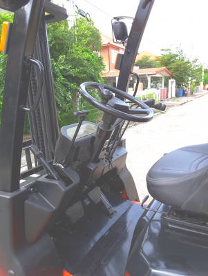 ขายฟอร์คลิฟท์ขนาด 2.5 ตันเสายกสูง 4 เมตร เกียร์ออโต้ สนใจ 0813535948