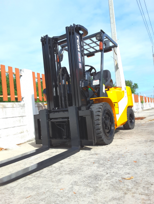 ขาย TCM 3 ตันดีเซล เสายกสูง 4.3 เมตรงาสไลน์ สนใจ 0813535948