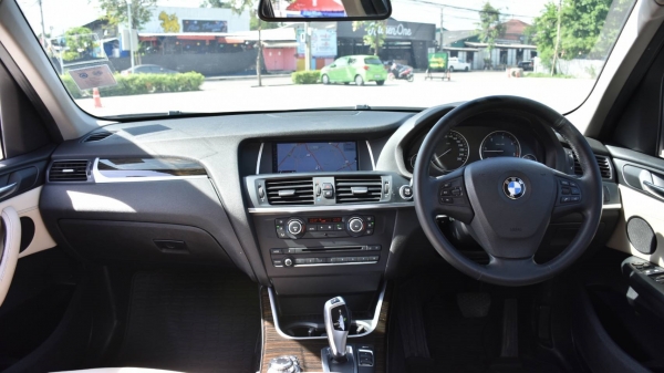 BMW X3 X-drive 2.0D Highline ปี 12 Fulloption