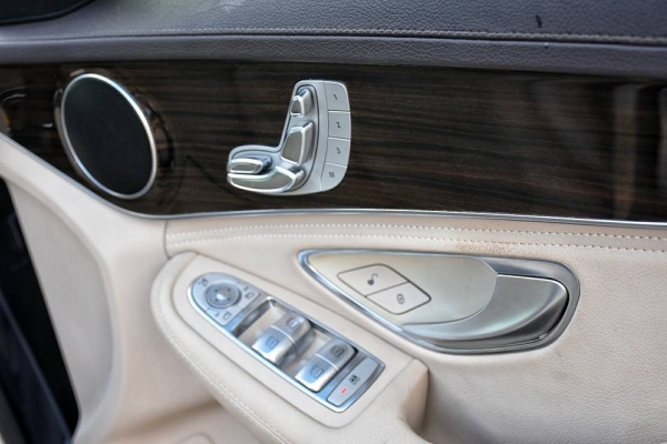 Benz C180 Exclusive ปี 15