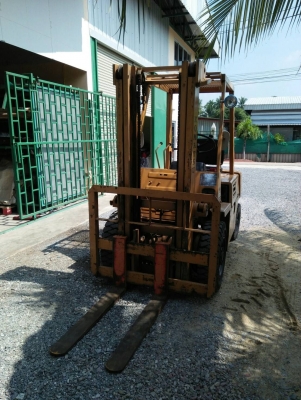 โฟล์คลิฟ2ตัน เสาสูง3เมตร พร้อมติดแก๊ส